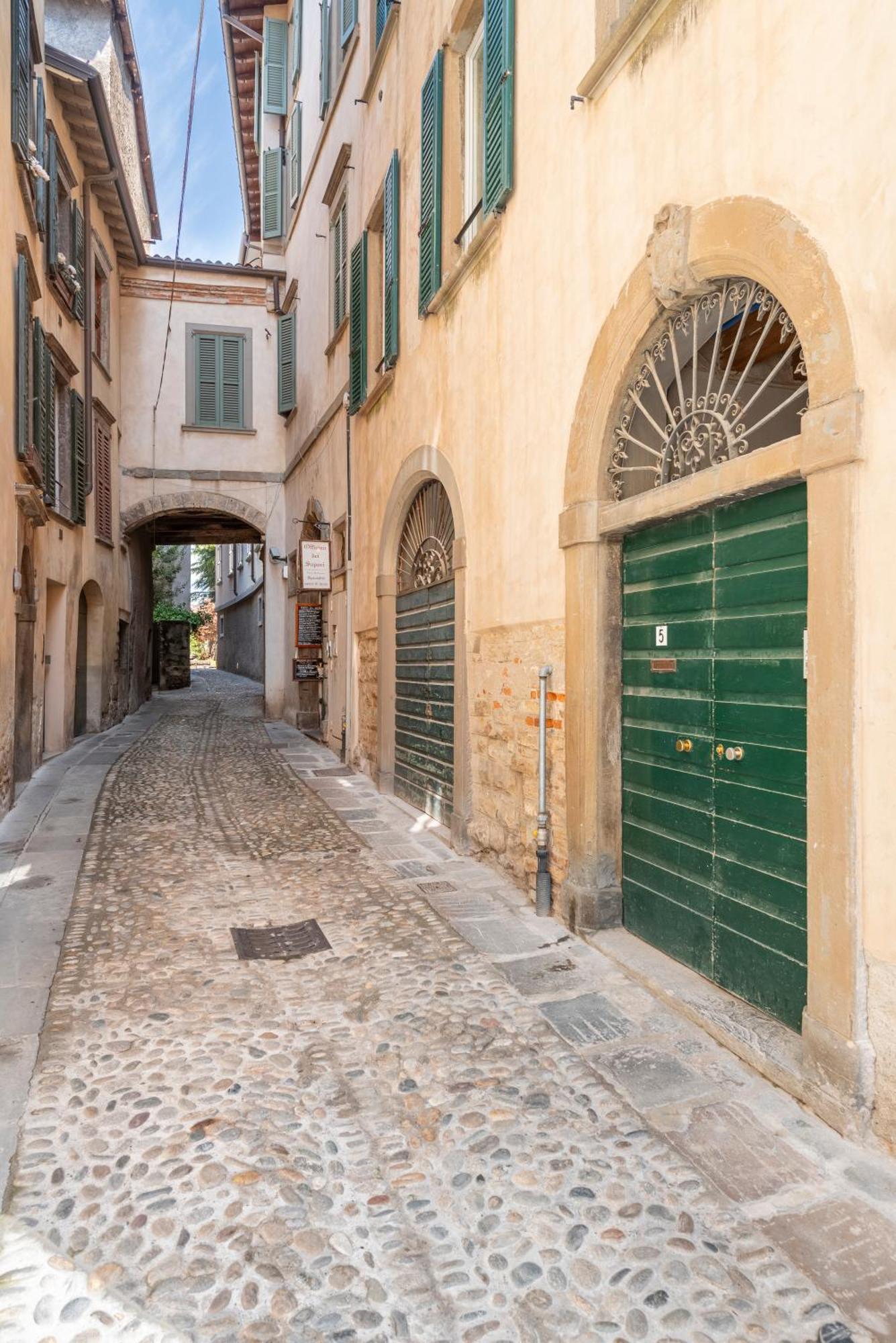 Golden Chic - Citta Alta Apartment Bergamo Exterior photo